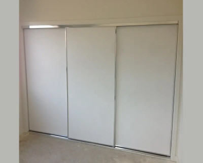 Fully Framed Sliding Wardrobe Doors 9mm Melamine board with White Finish
